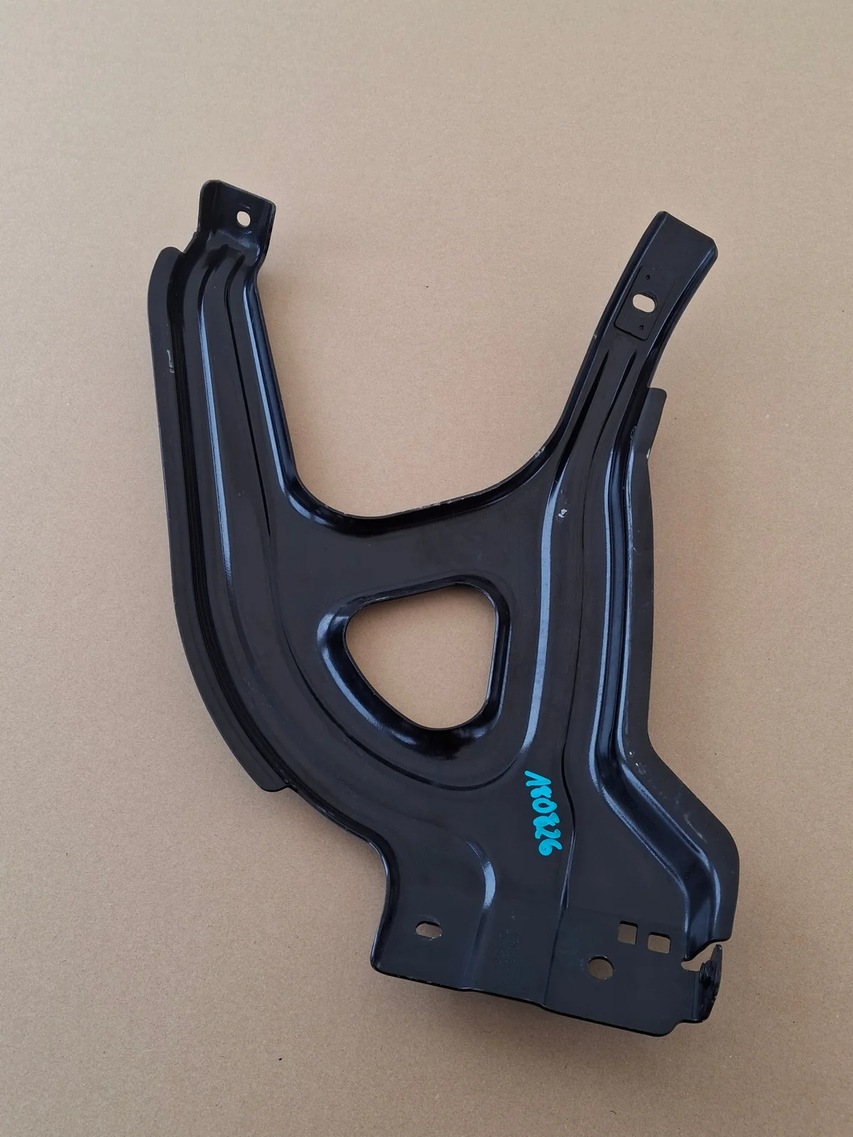 Volvo FM FM4 Upper Step Mount Bracket Right Used image 4