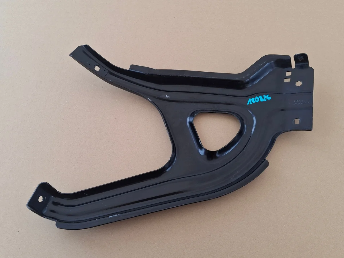 Volvo FM FM4 Upper Step Mount Bracket Right Used image 5