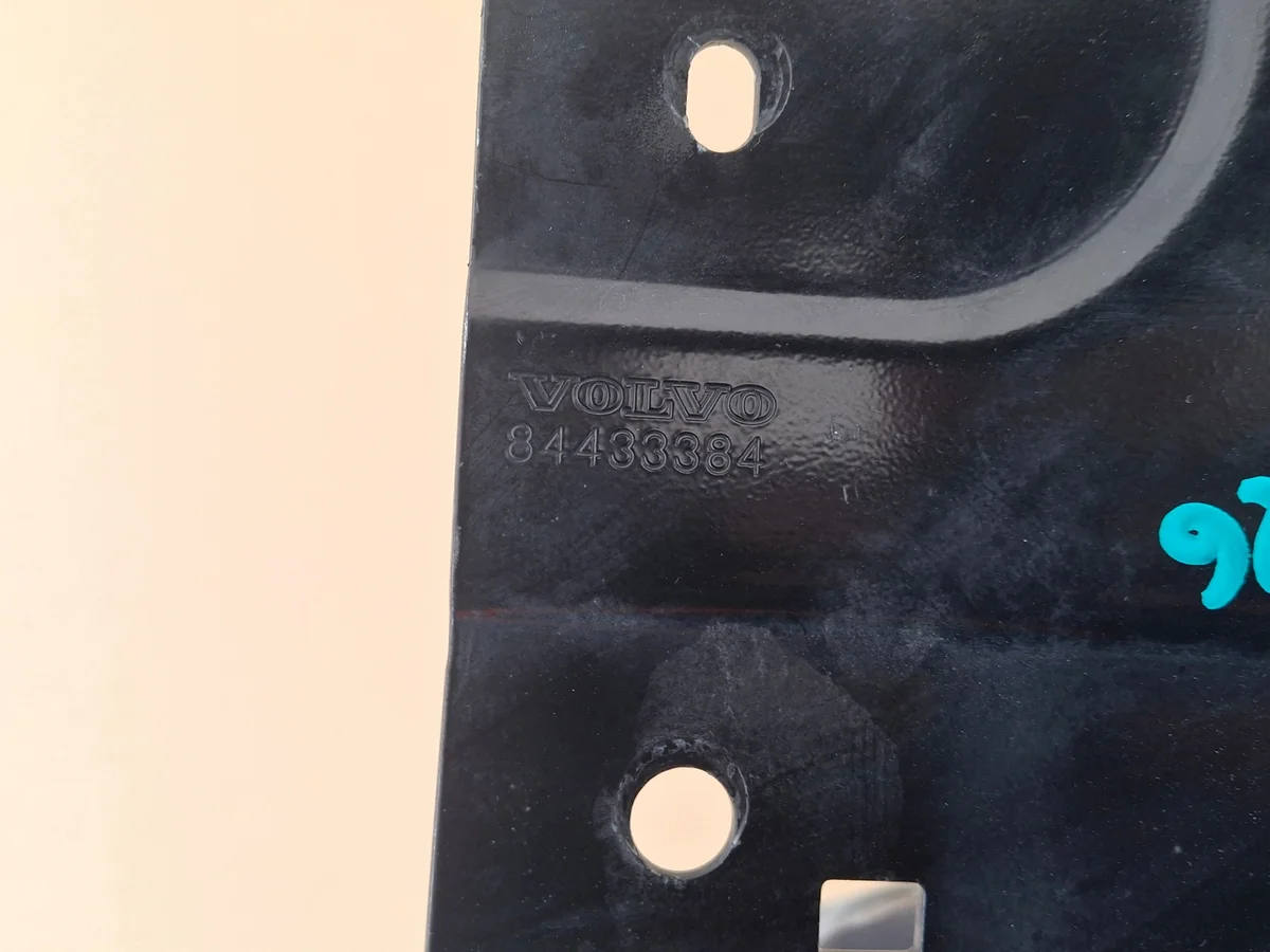 Volvo FM FM4 Upper Step Mount Bracket Right Used image 6