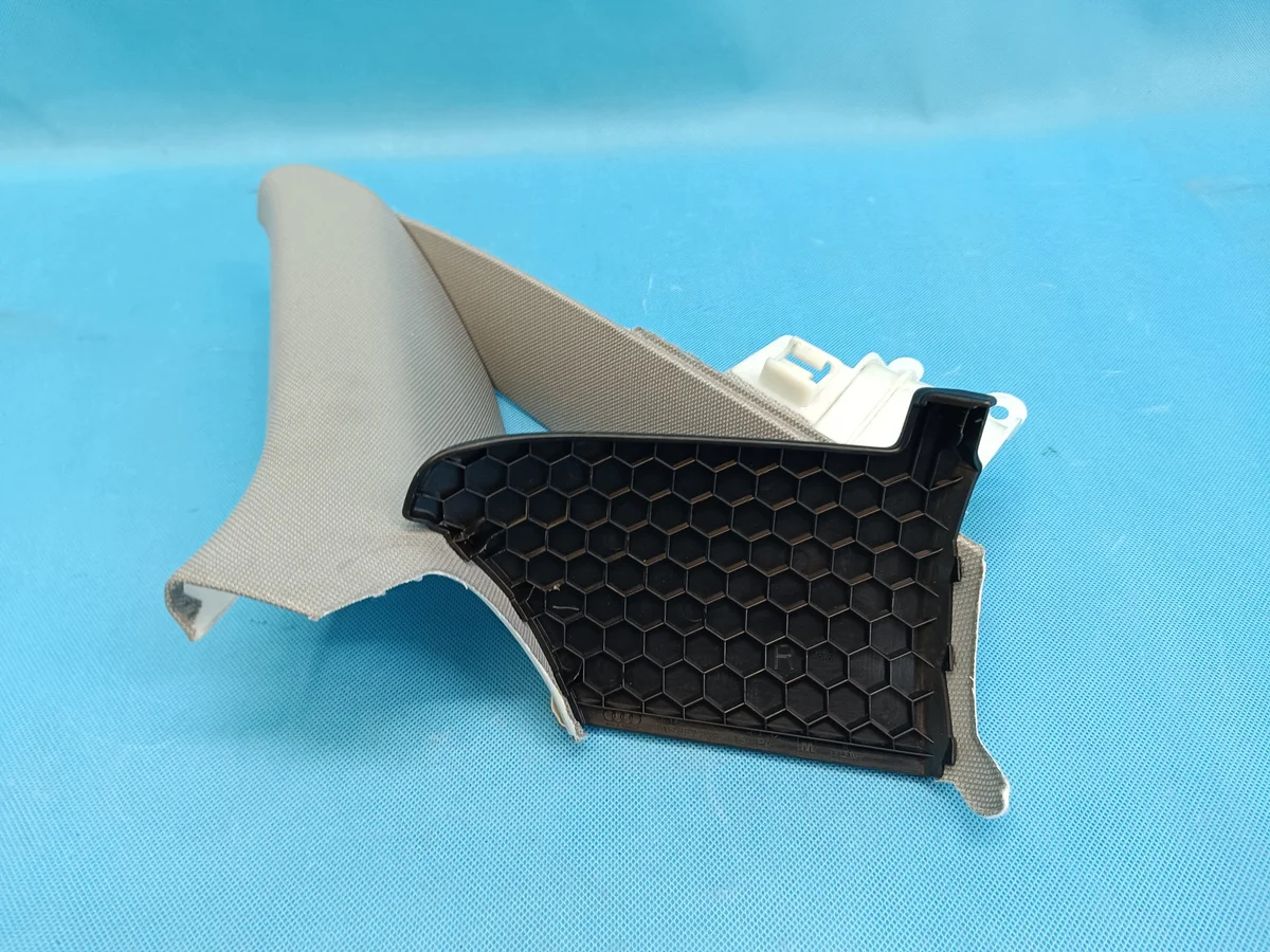 Audi A4 B9 C-stolpe täckpanel höger image 3