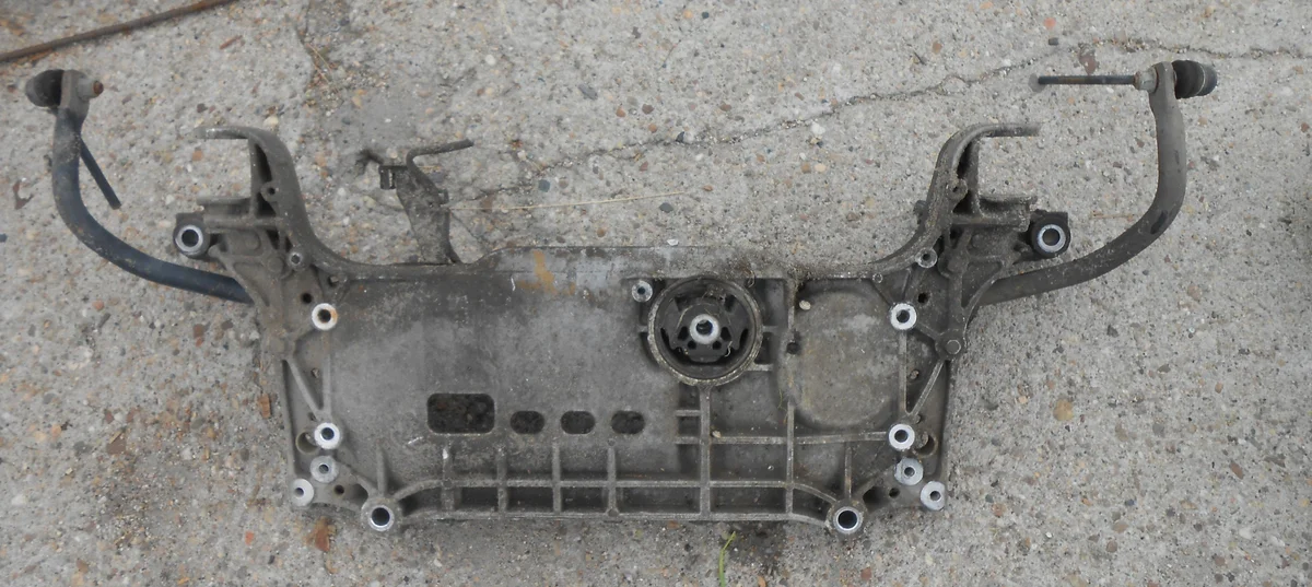 Vw Passat B6 Travessa Subchassi 3C0199369F image 3