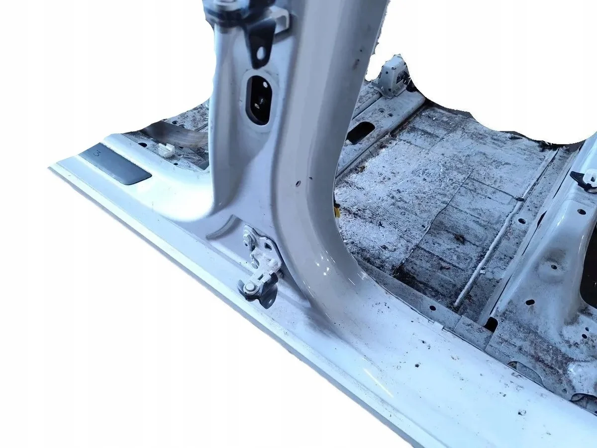 Tesla Model 3 korin dokumentit, käytetty