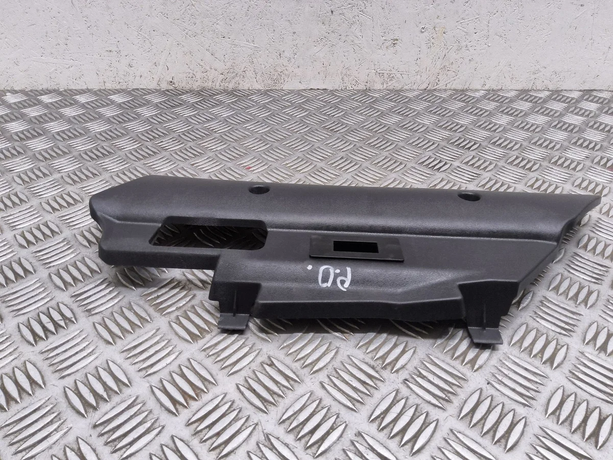 Cubierta bajo volante Volvo V70 Derecho TPD17600