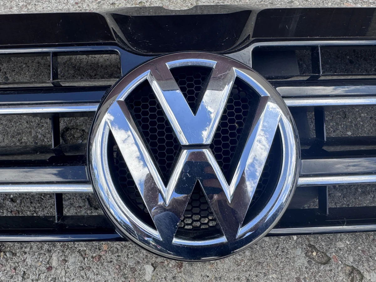 Grille avant VW Transporter T5 Multivan II image 6