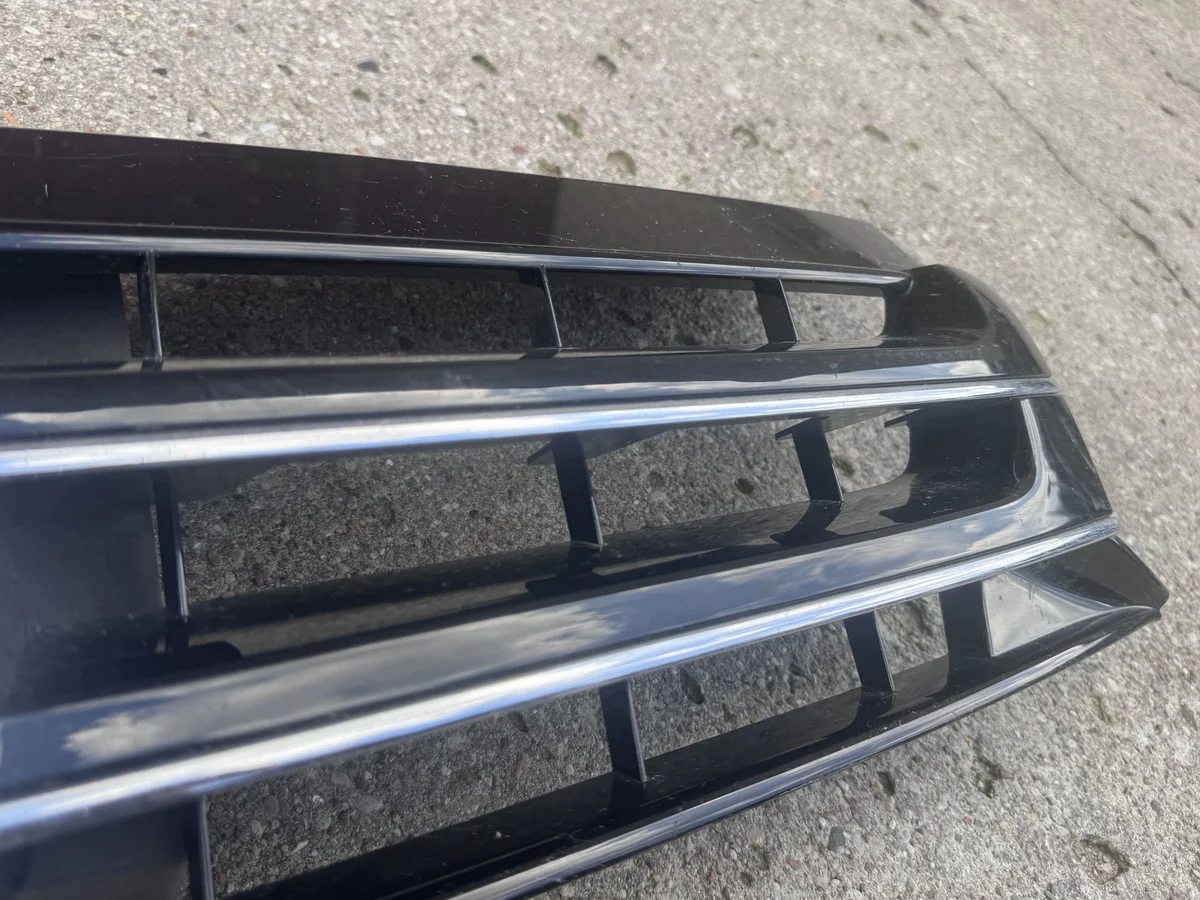 Grille avant VW Transporter T5 Multivan II image 7