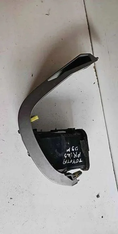 Toyota Prius W3 Dashboard Vents Used image 3