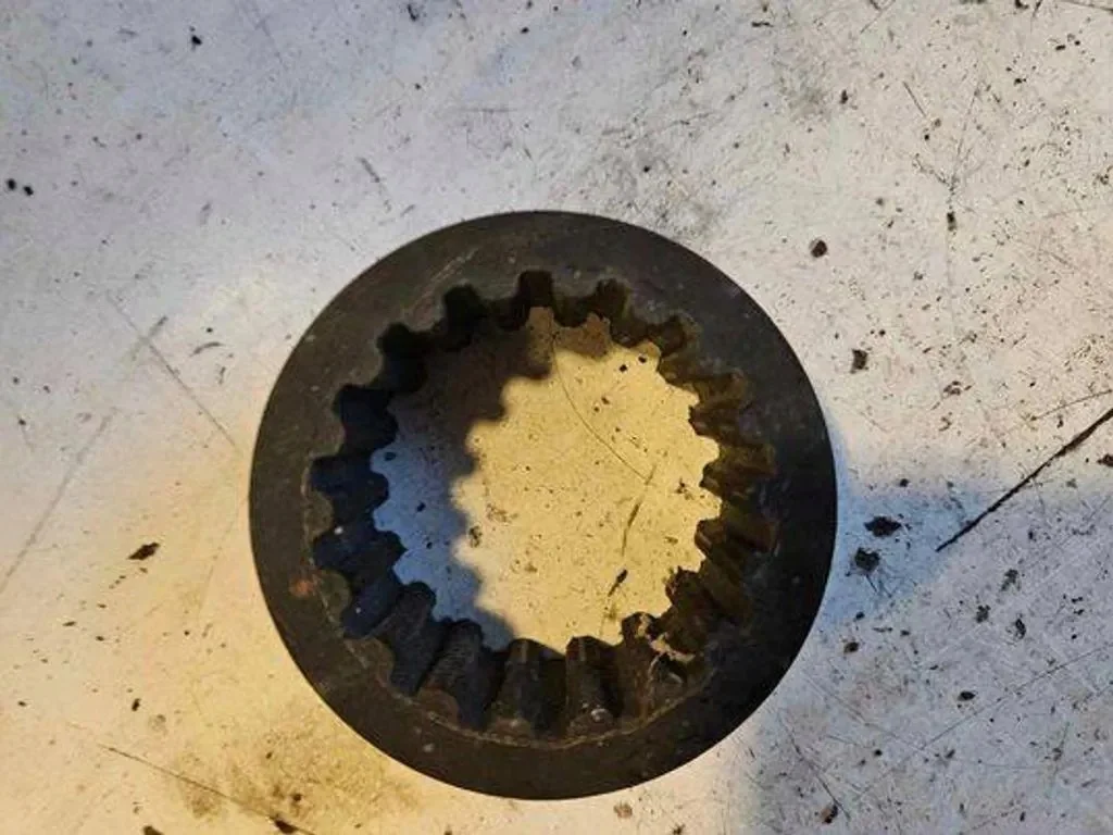 Pièce compartiment moteur VW Touareg 070903327D