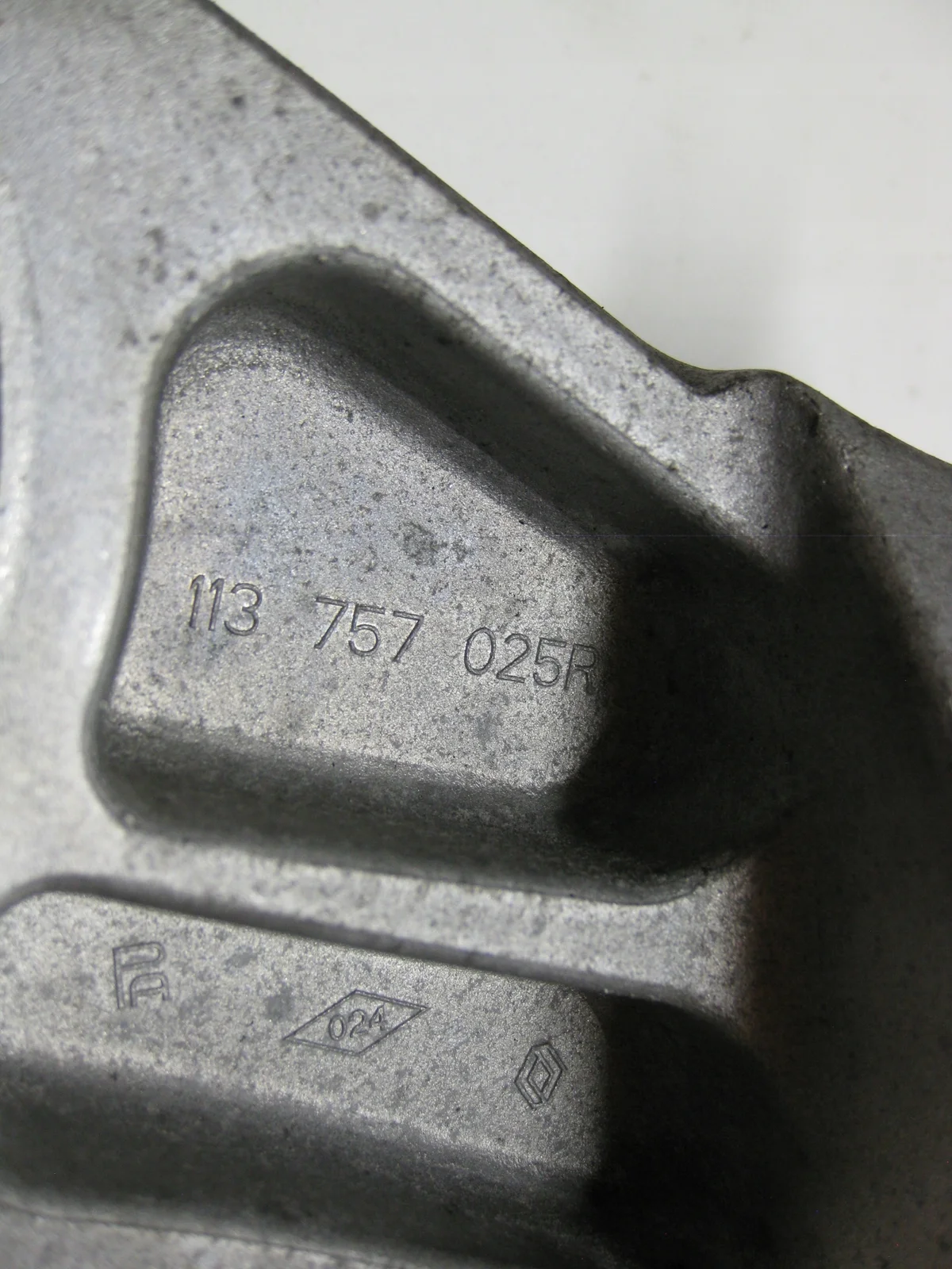 Support moteur RENAULT MASTER III 2.3DCI 113757025R image 4