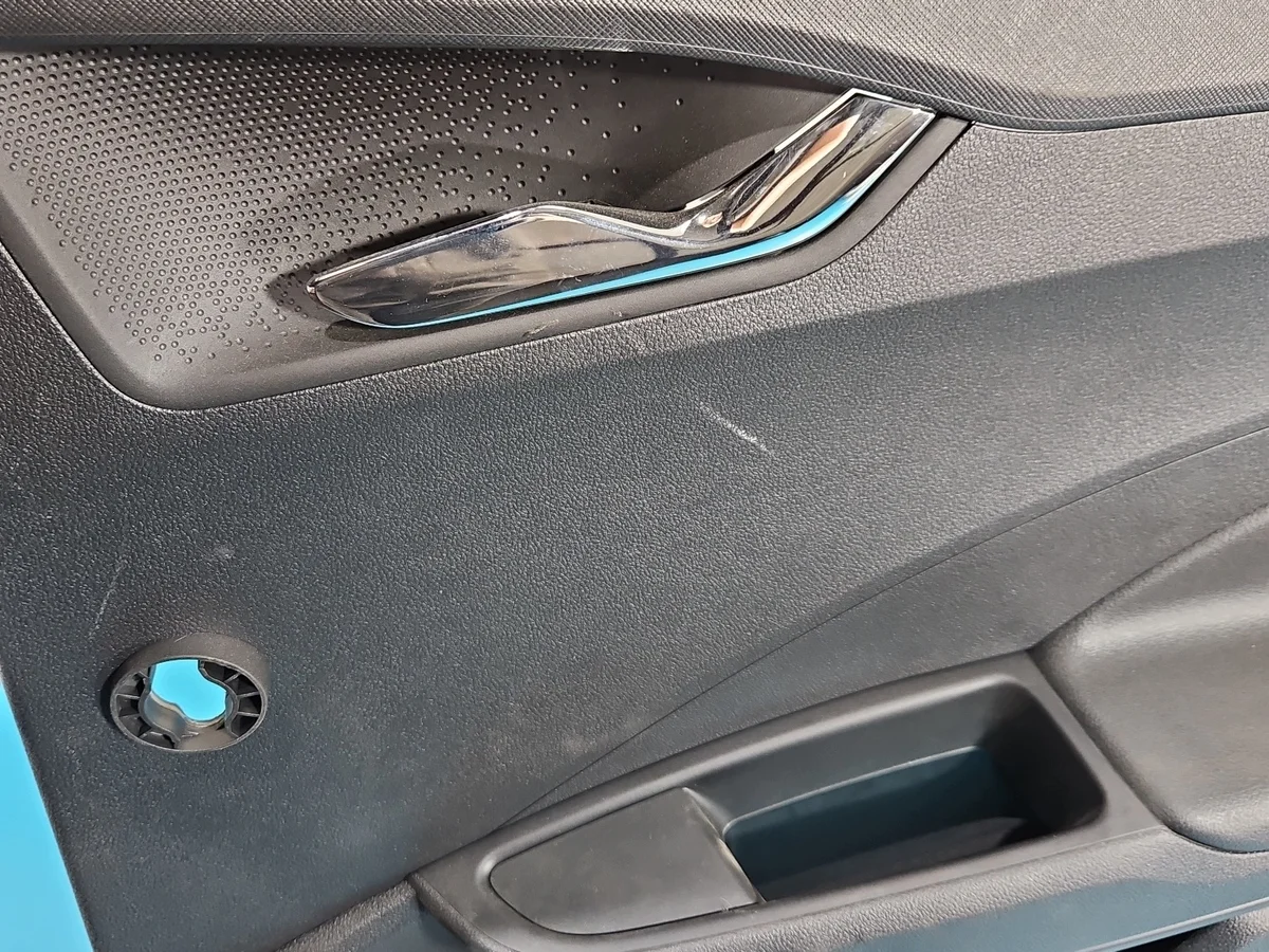 Panneau de porte arrière droit Skoda Fabia IV