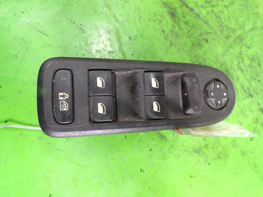 CITROEN C5 X7 Ikkunakytkin F-407288-