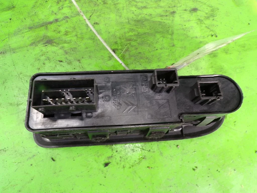 CITROEN C5 X7 F-407288- Interruptor Vidro image 3