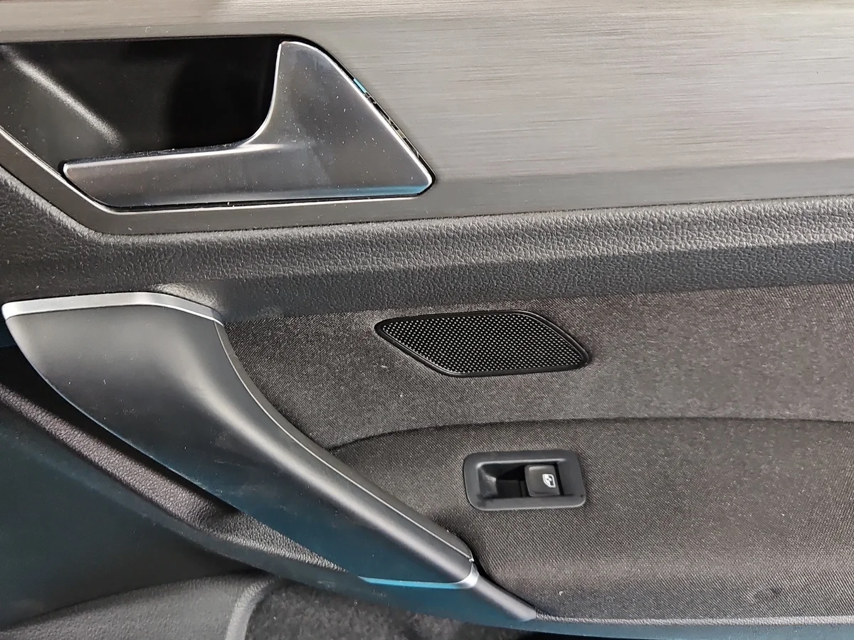 Garniture de porte arrière droite VW Golf Sportsvan
