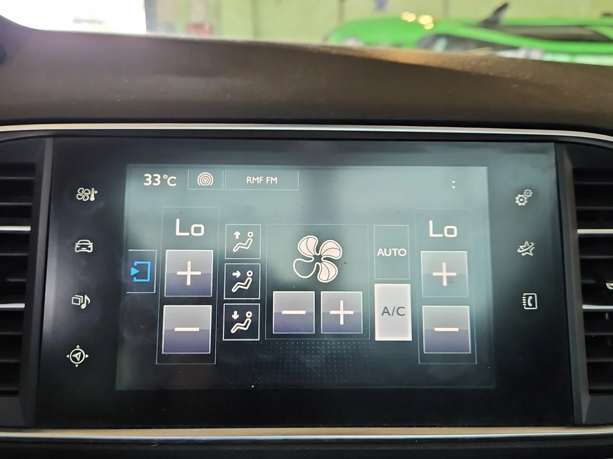 Écran Peugeot 308 II T9 980828418000
