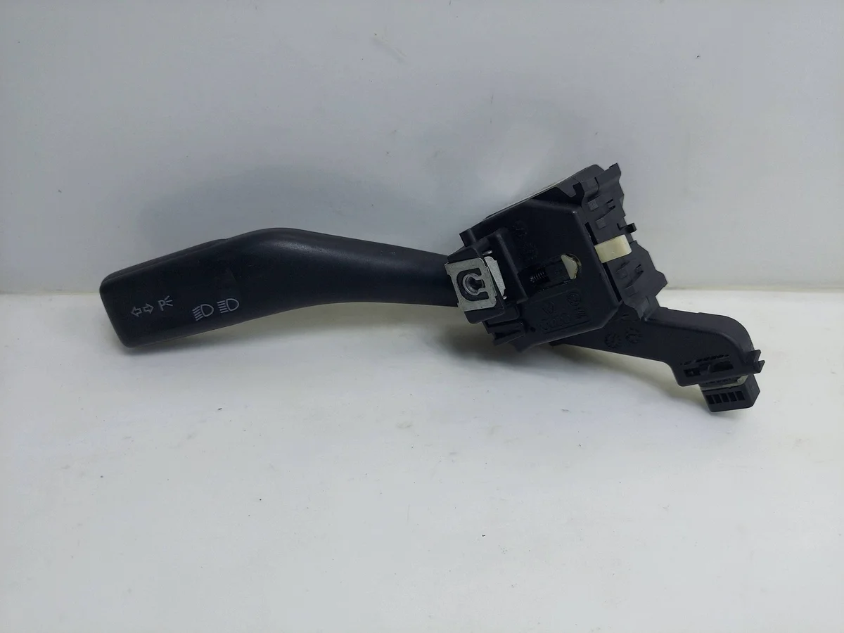 VW Touran Vilkkukytkin 1K0953513