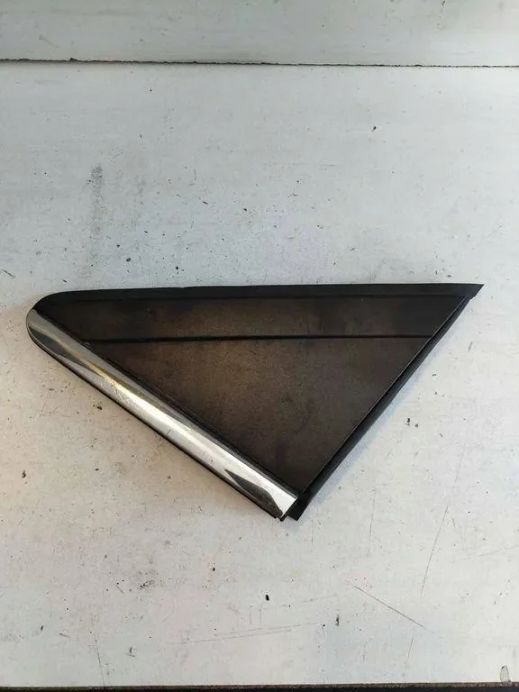 Chrysler Voyager 2010 Tailgate Spoiler