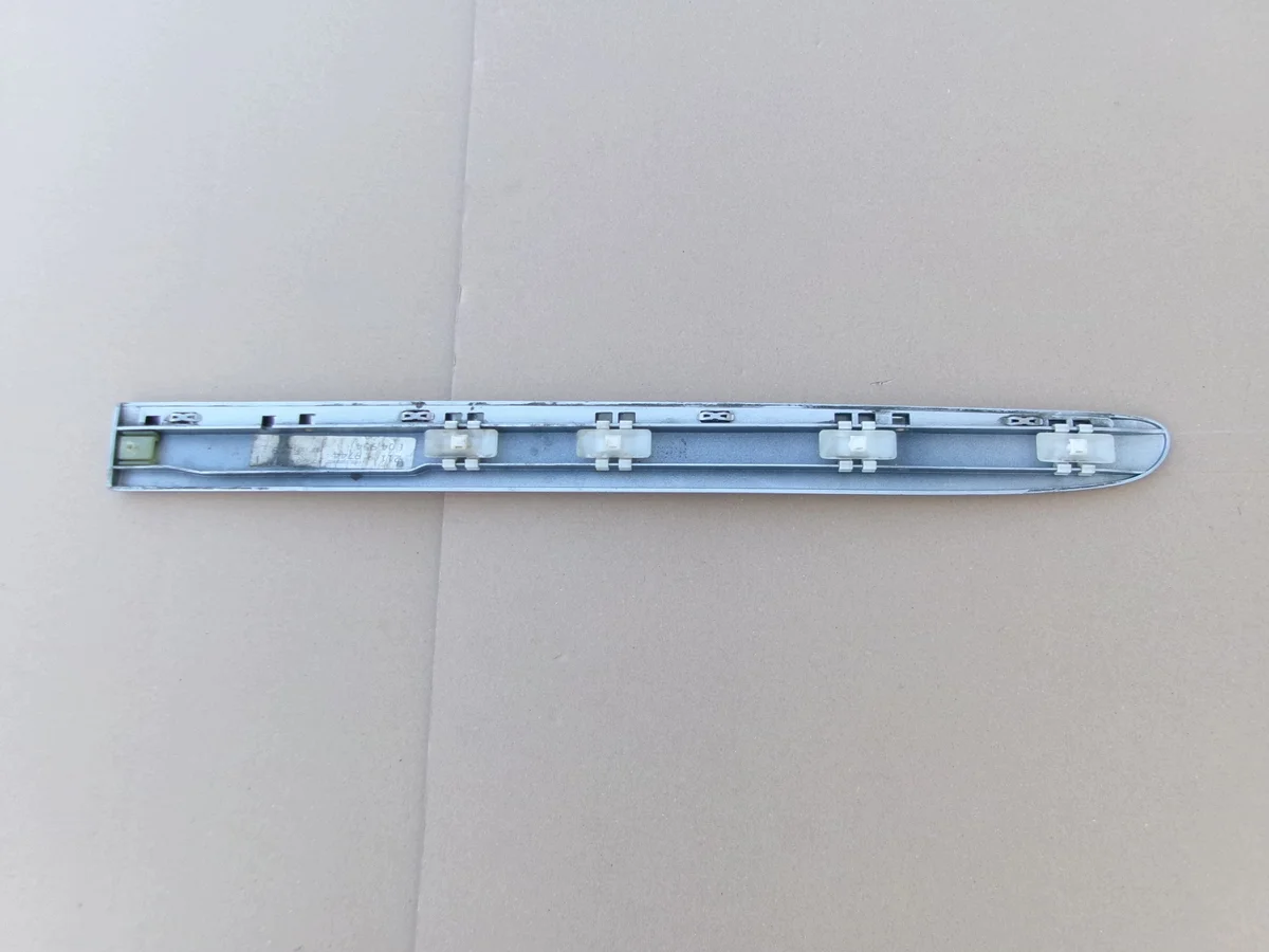 Höger bakdörrlist Mercedes W211 2002-2008