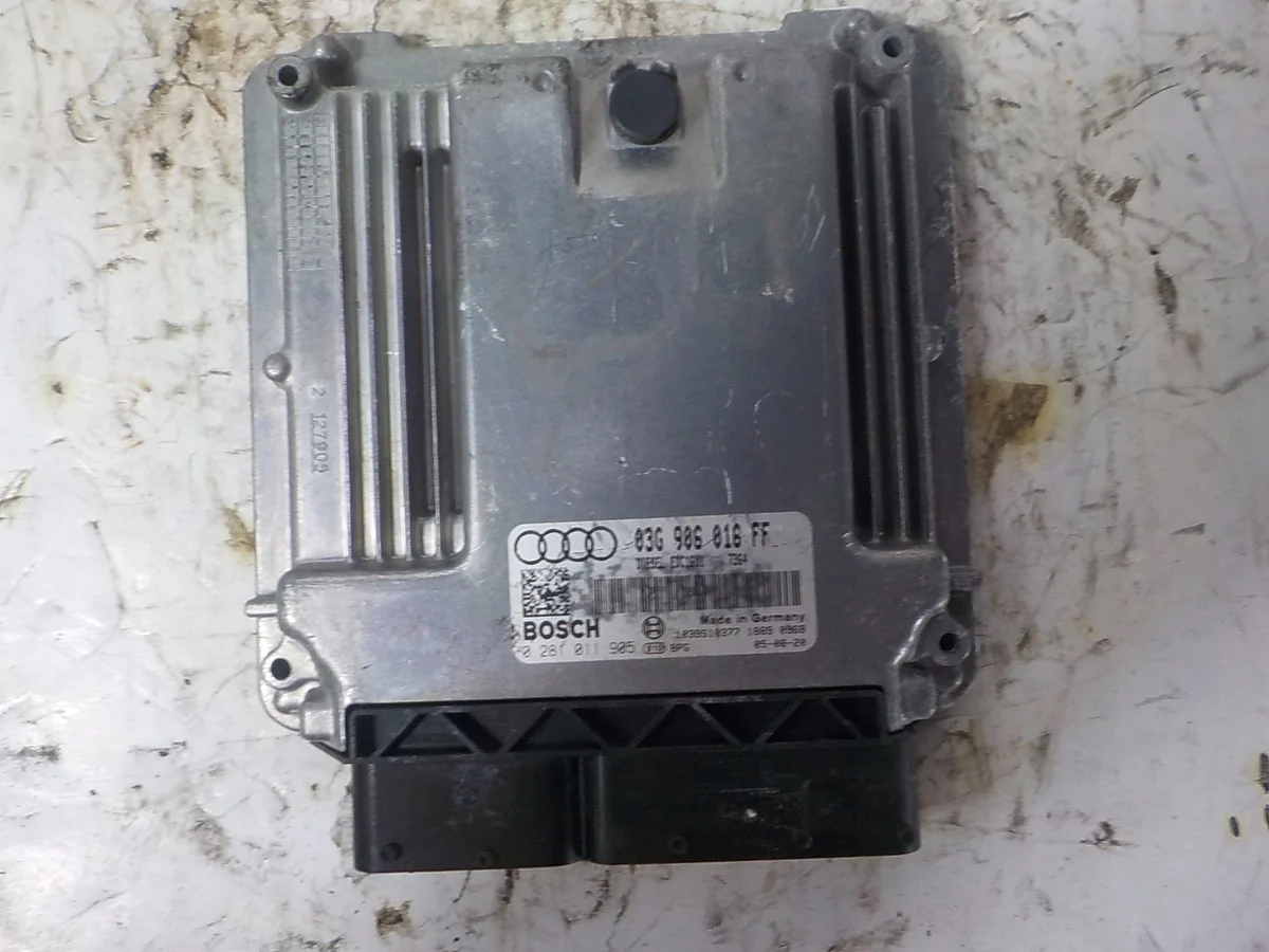 VW GOLF V CALCULATEUR 03G906016FF image 2