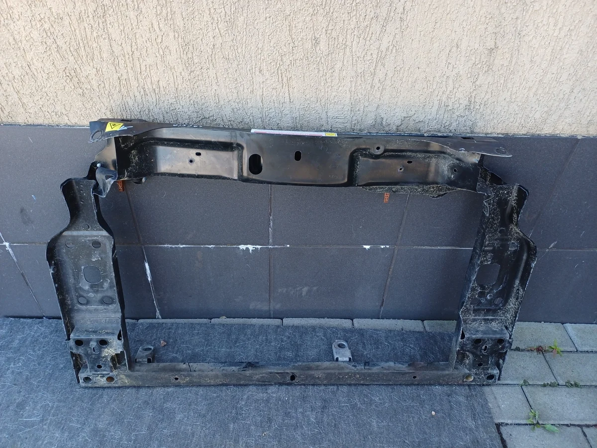 Lancia Ypsilon 3 Front Reinforcement Panel Used image 7