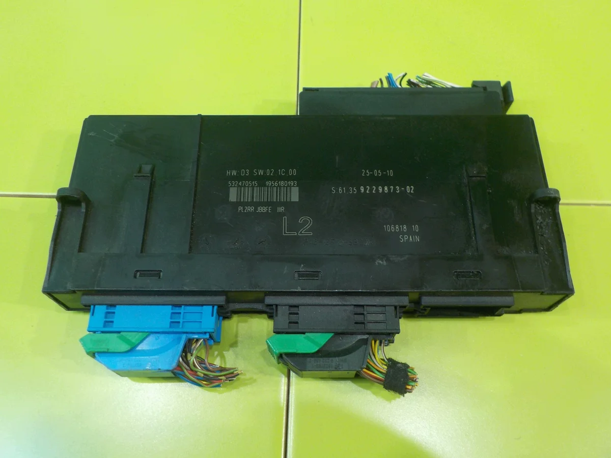 Module confort BMW 1 E87 2.0 D 9229873