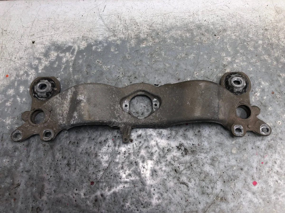 Audi A4 B6 Motorsteun 8E0399263AL