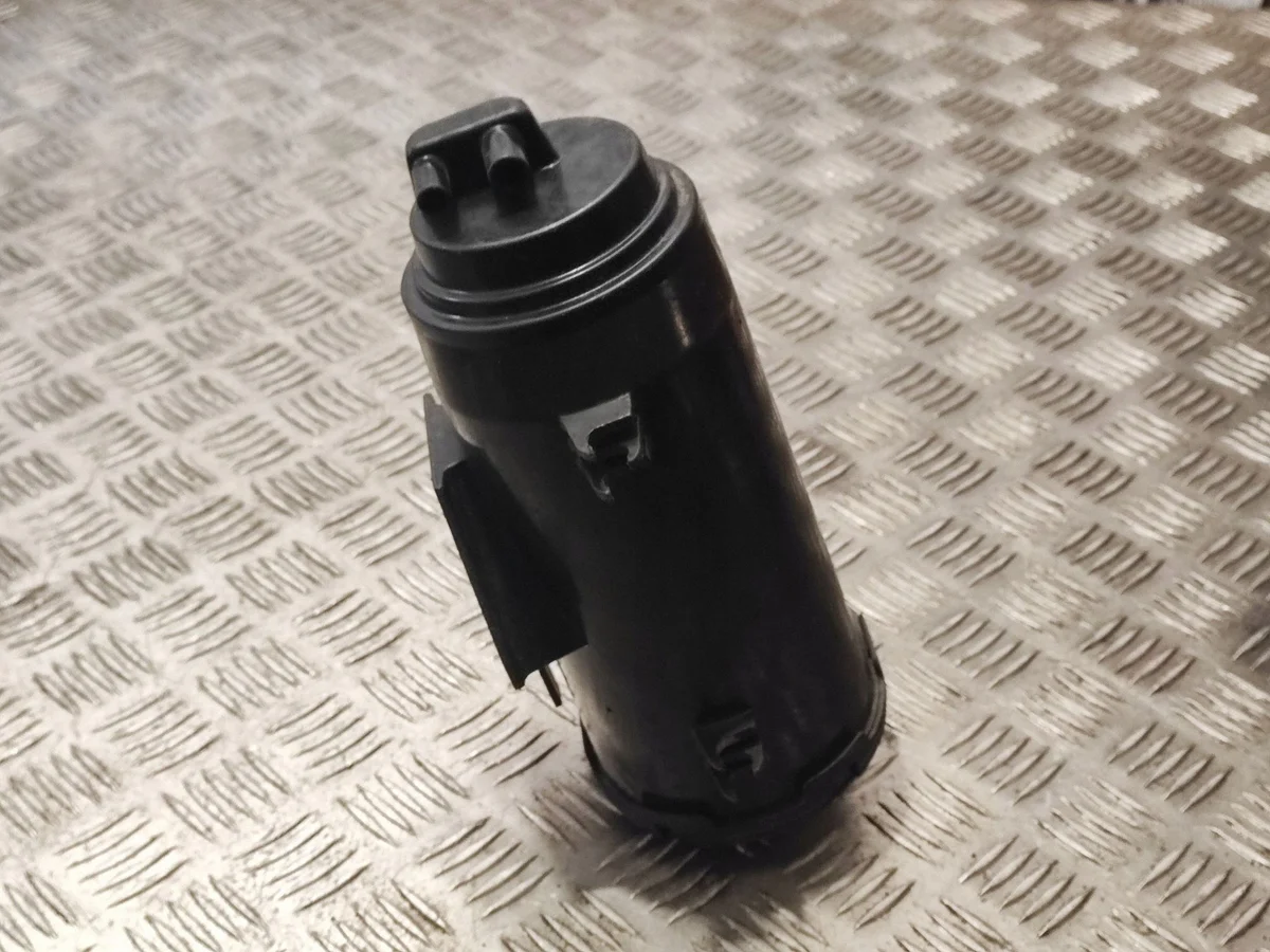 Filtre à charbon Mercedes-Benz S W222 A0004700559