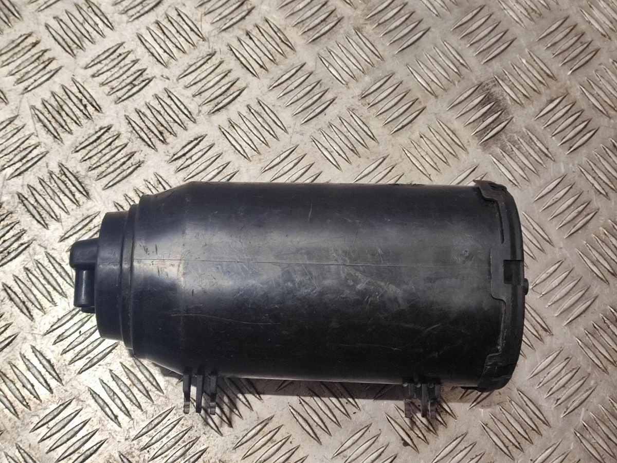 Mercedes S W222 2015 Aktivkohlefilter A0004700559 image 3