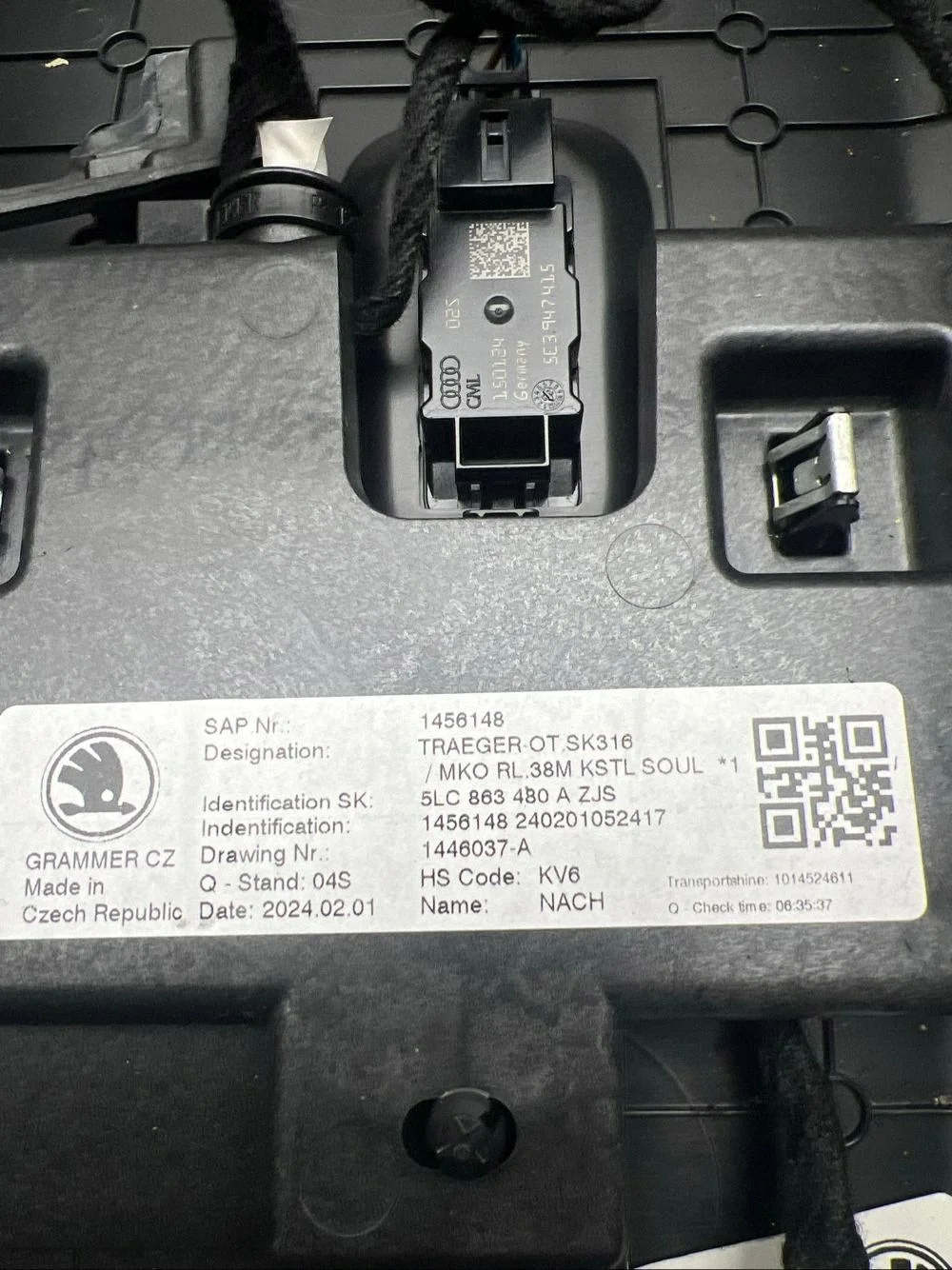 Console centrale Skoda Enyaq iV 5LC863480A image 5
