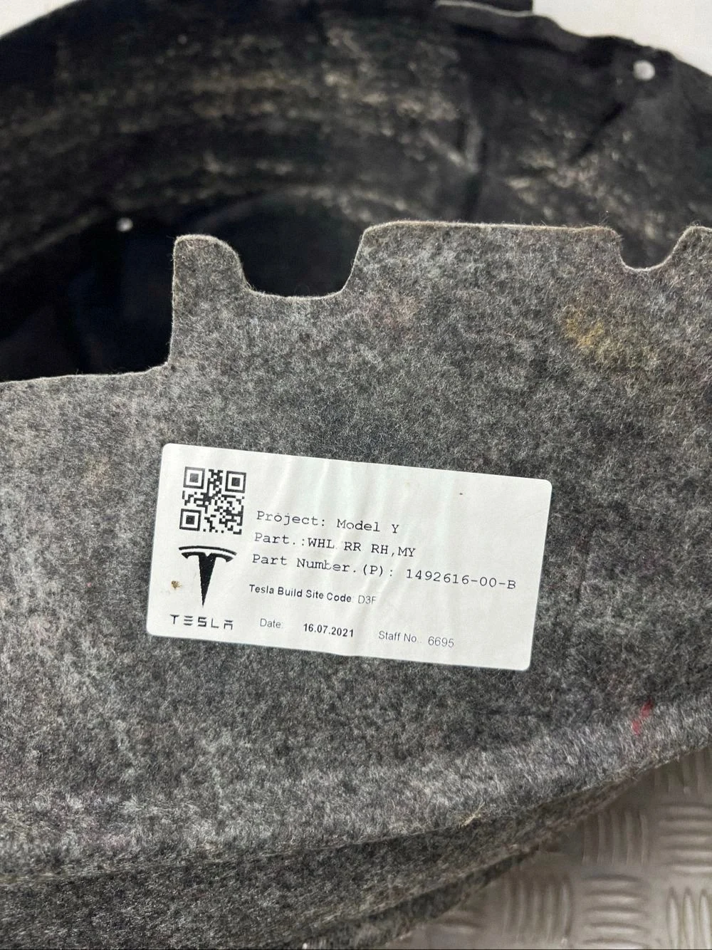 Tesla Model Y 2023 Paso Rueda Trasera Dcha image 5