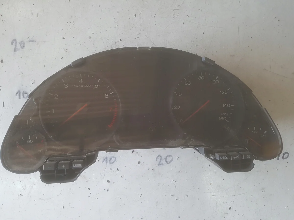 Compteur Audi A4 B6 Cabrio 1.8 T Anglais