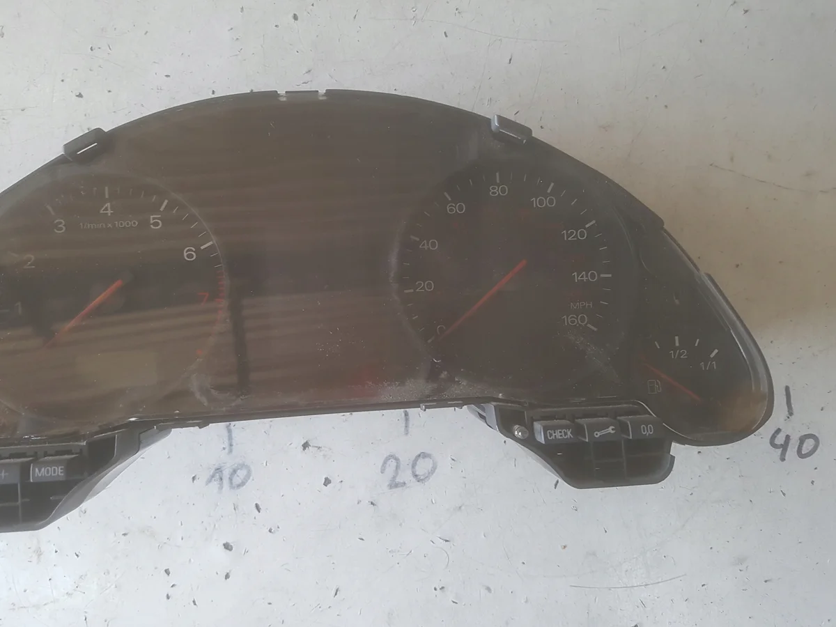 Compteur Audi A4 B6 Cabrio 1.8 T Anglais image 4