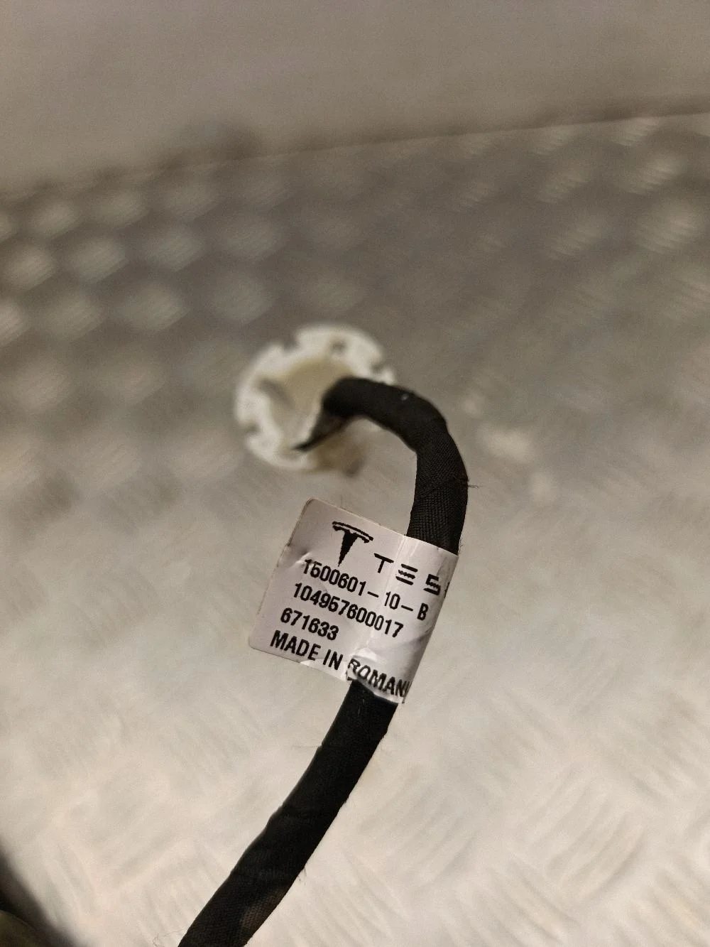 Tesla Model Y Heckklappen-Stellantrieb 150060110B image 5