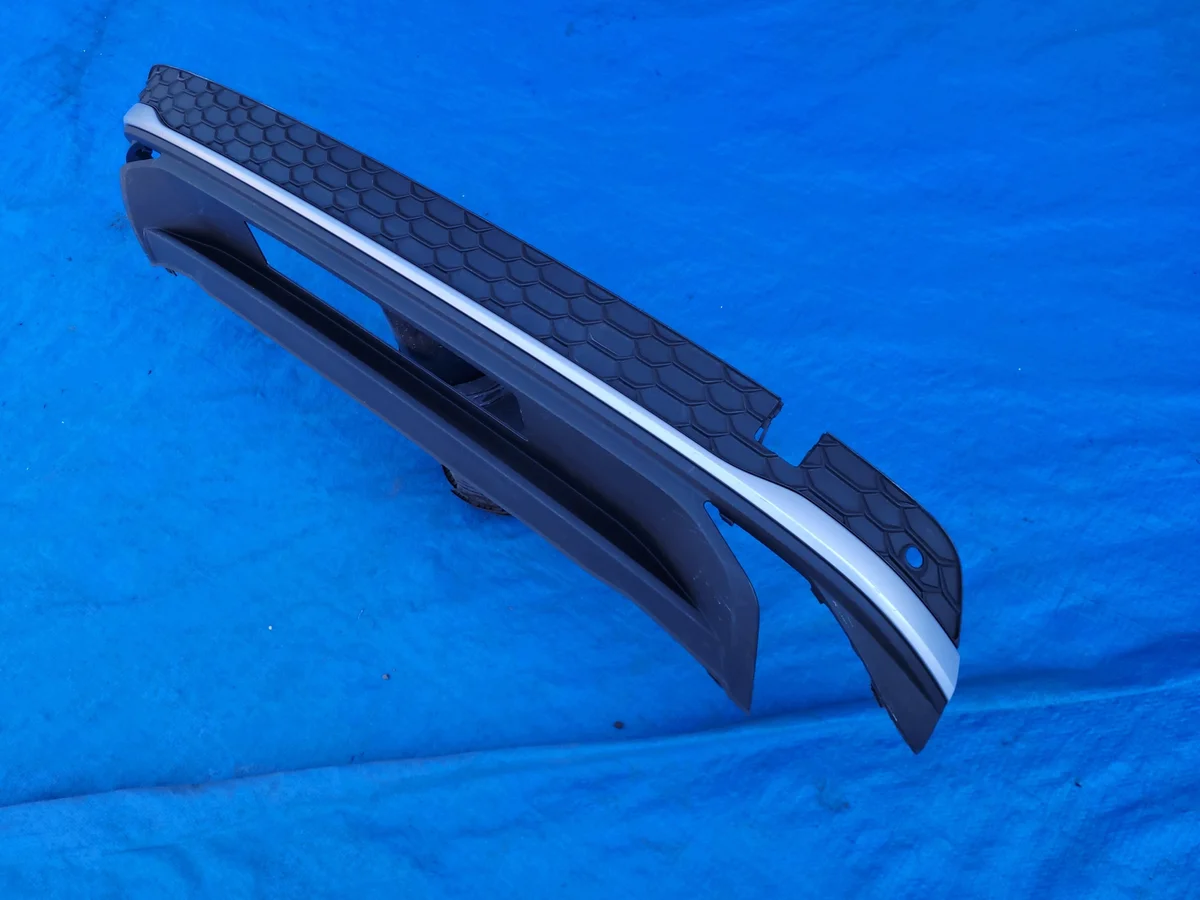 Audi A3 S3 8Y Bakre Diffusor OEM 8Y5807521F