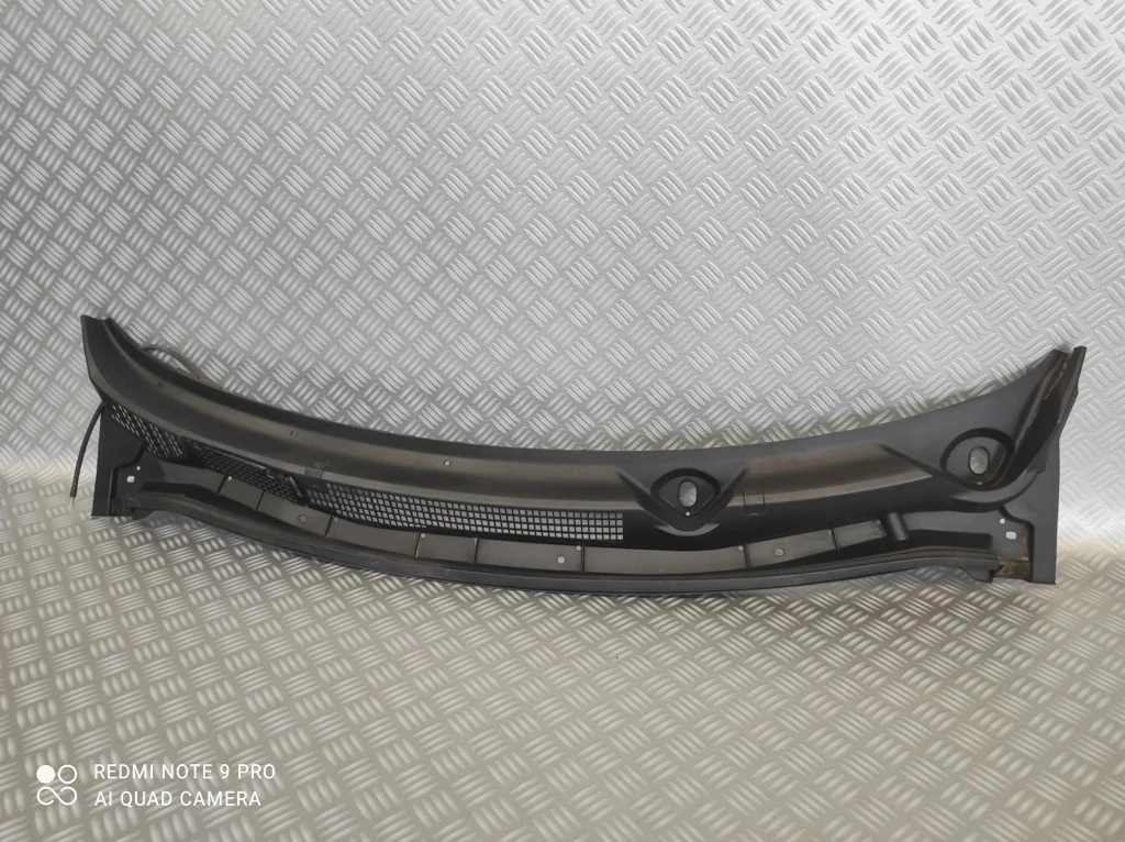 Nissan Qashqai J10 Windshield Wiper Panel Used
