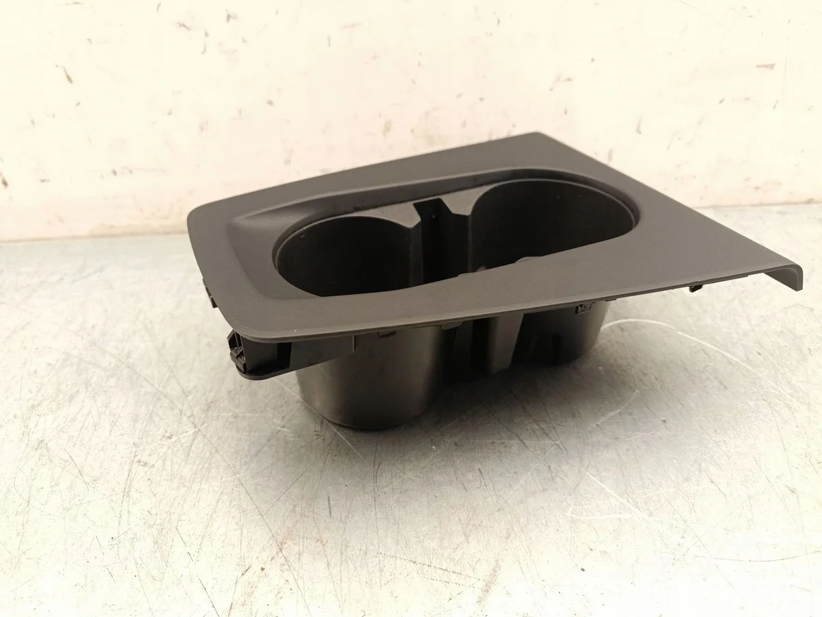 Audi A3 8Y 2022 Porta-copos 8Y0862533 image 3