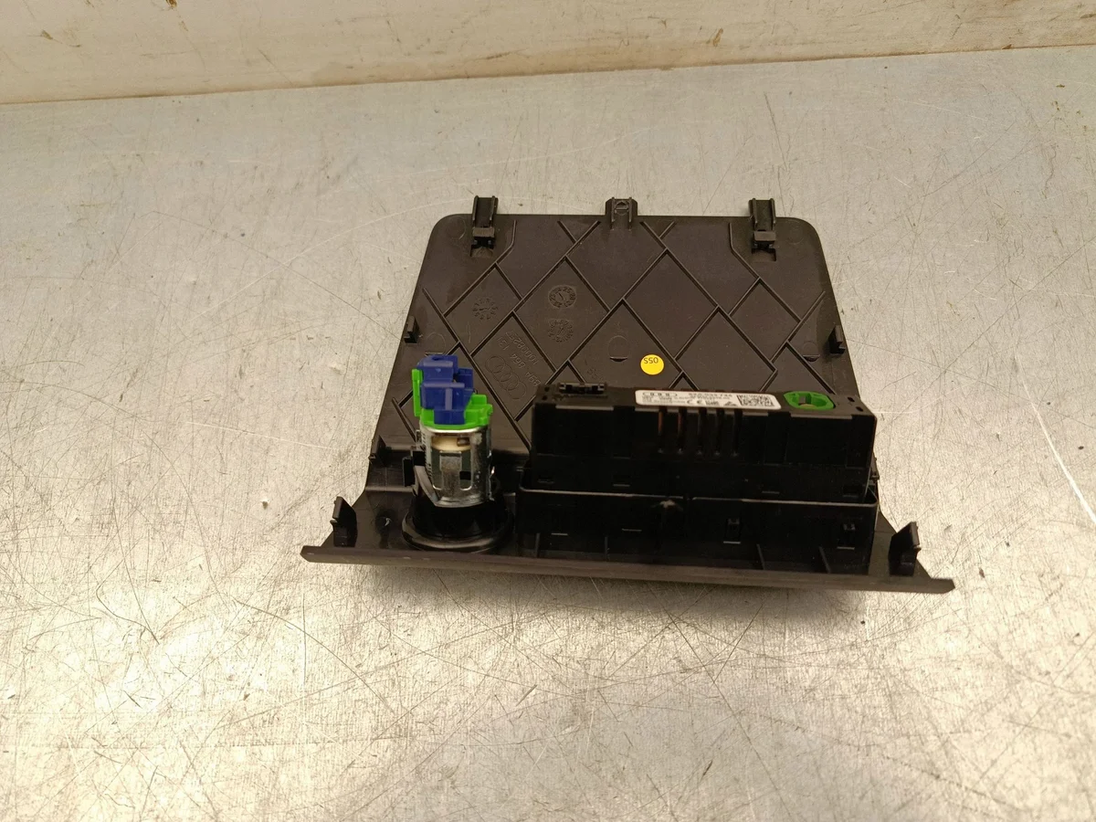 Audi Q4 e-tron 2021 Mata do porta-luvas 89A864131 image 4