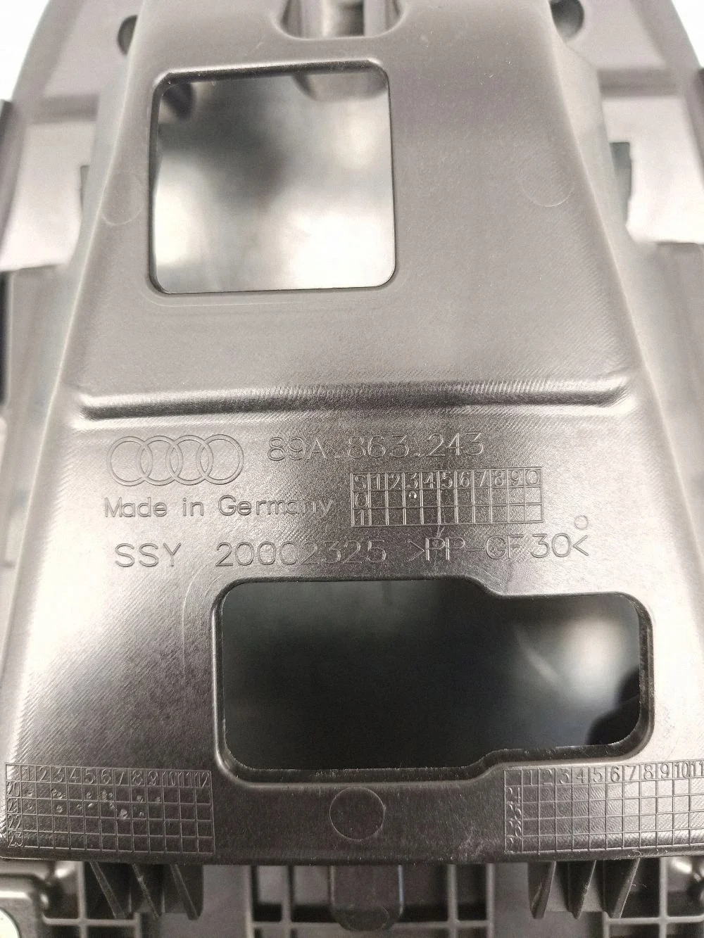 Audi Q4 e-tron 2021 Console Élément 89A863243 image 4