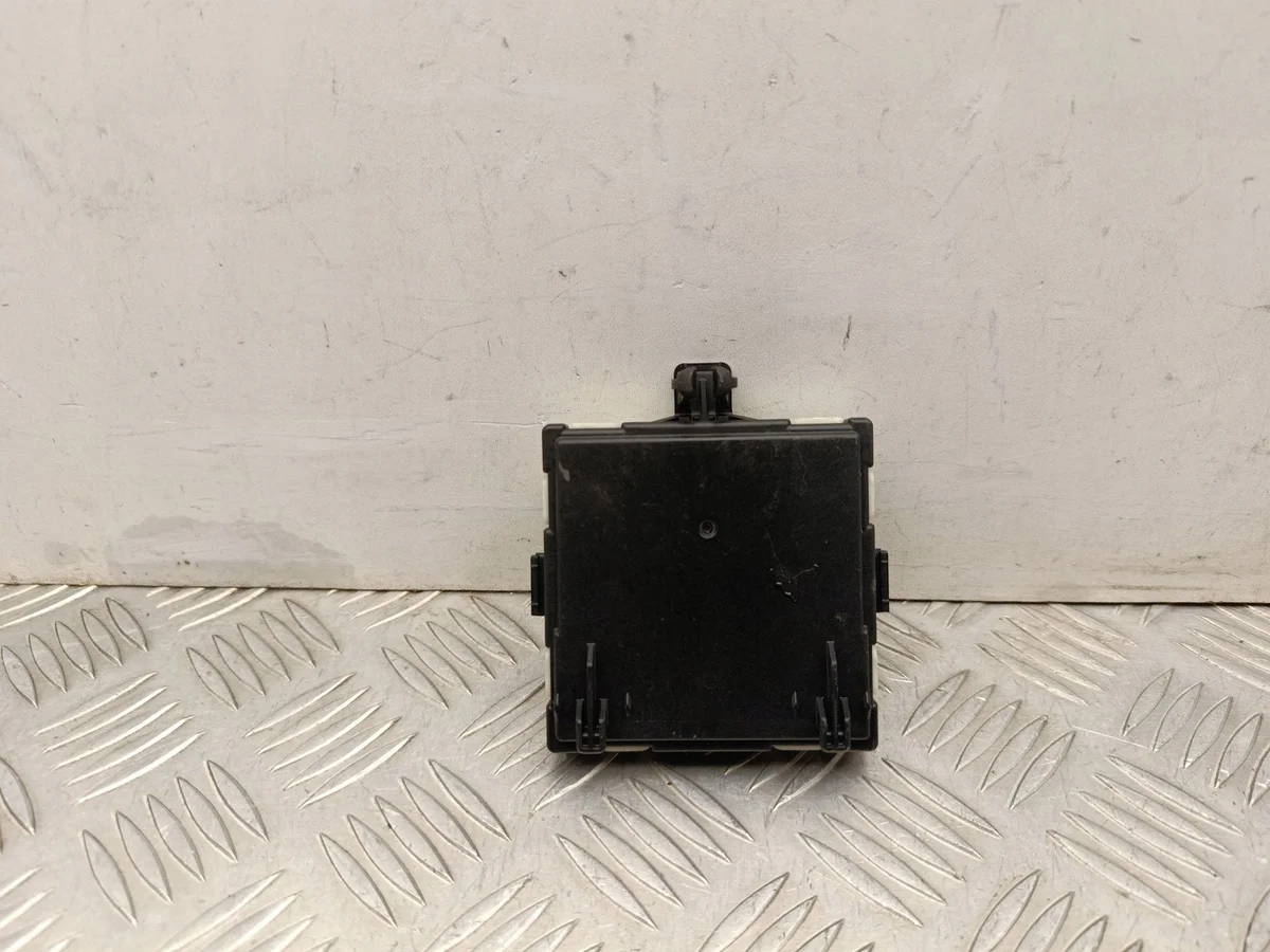 Módulo Porta Mercedes EQB A1779007316 Usado image 3