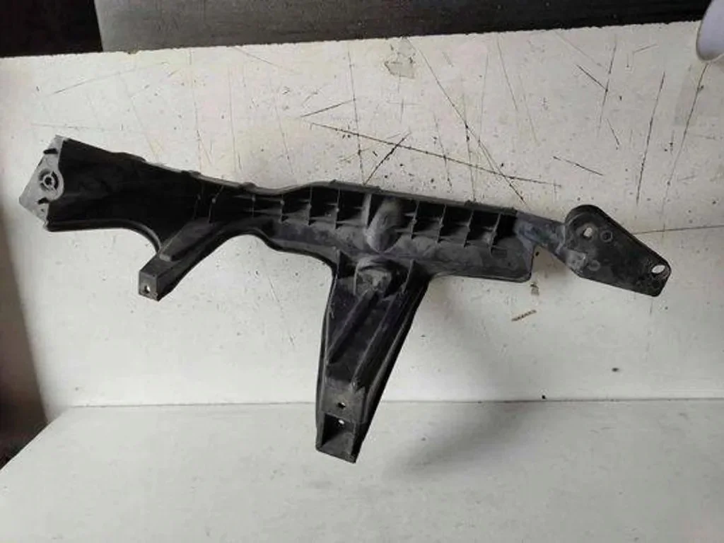 BMW X3 E83 Headlight Mount Used 34143096 image 3