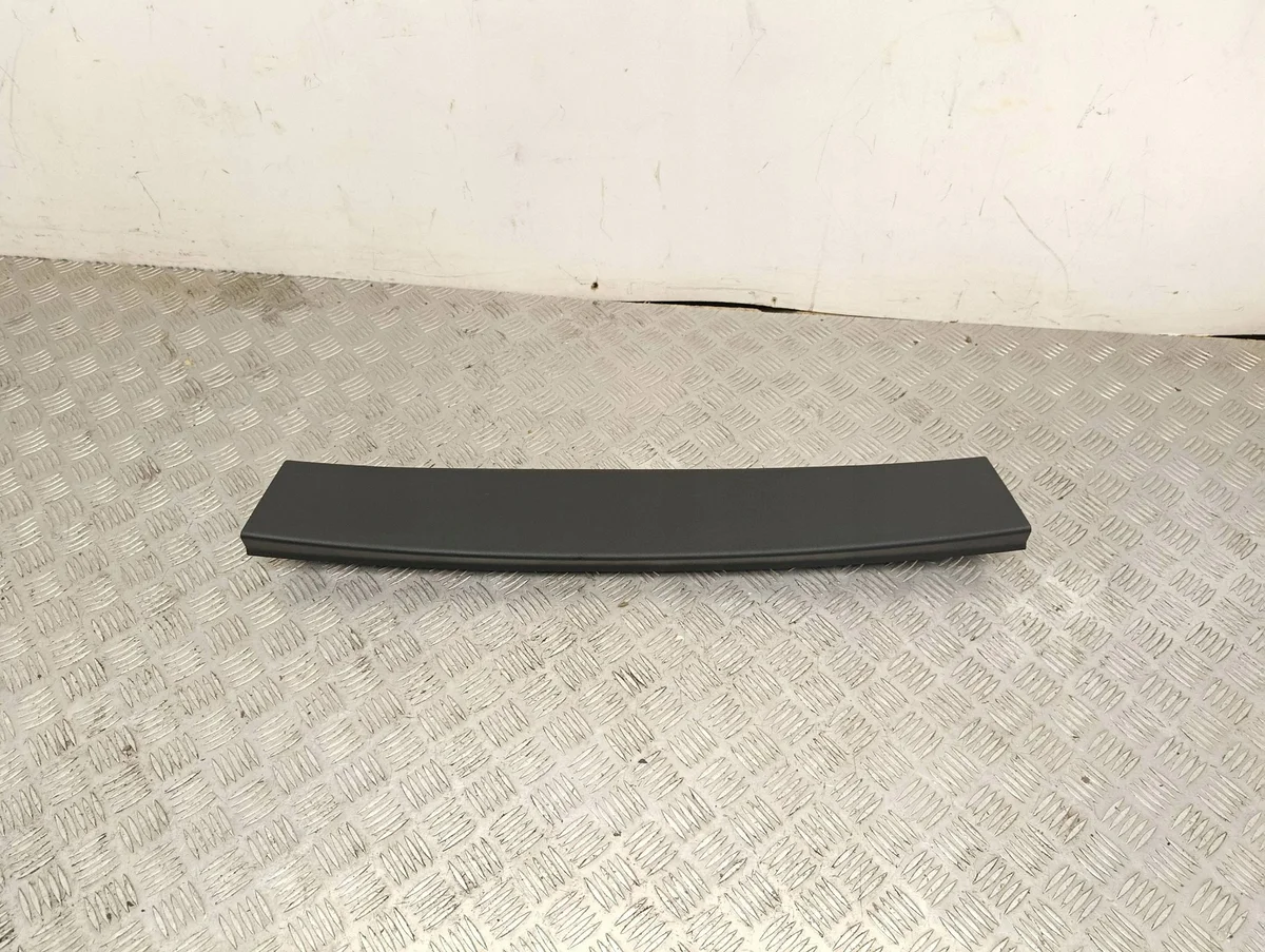 Audi Q4 e-tron Verkleidung Heckklappe 89A867606