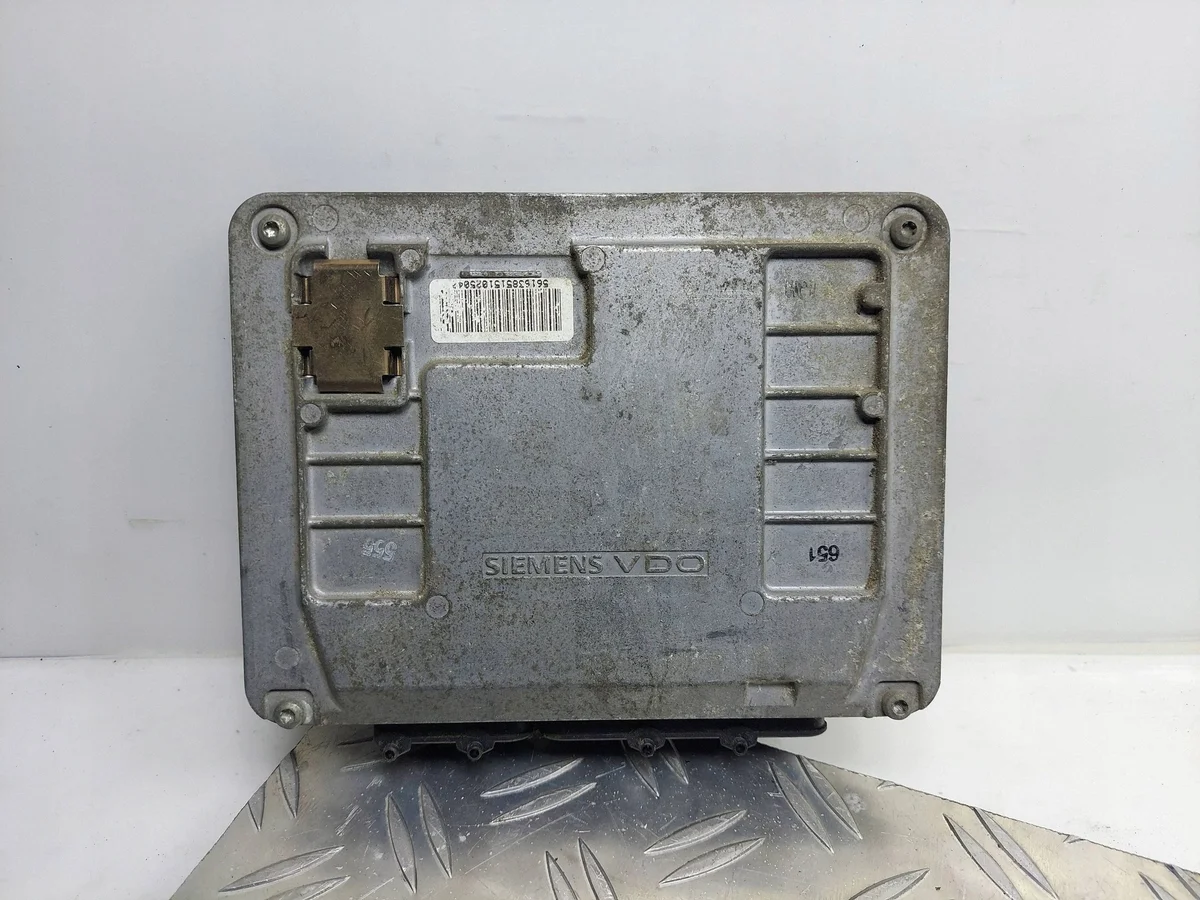 Calculateur VW Fox 1.2B 03D906023B