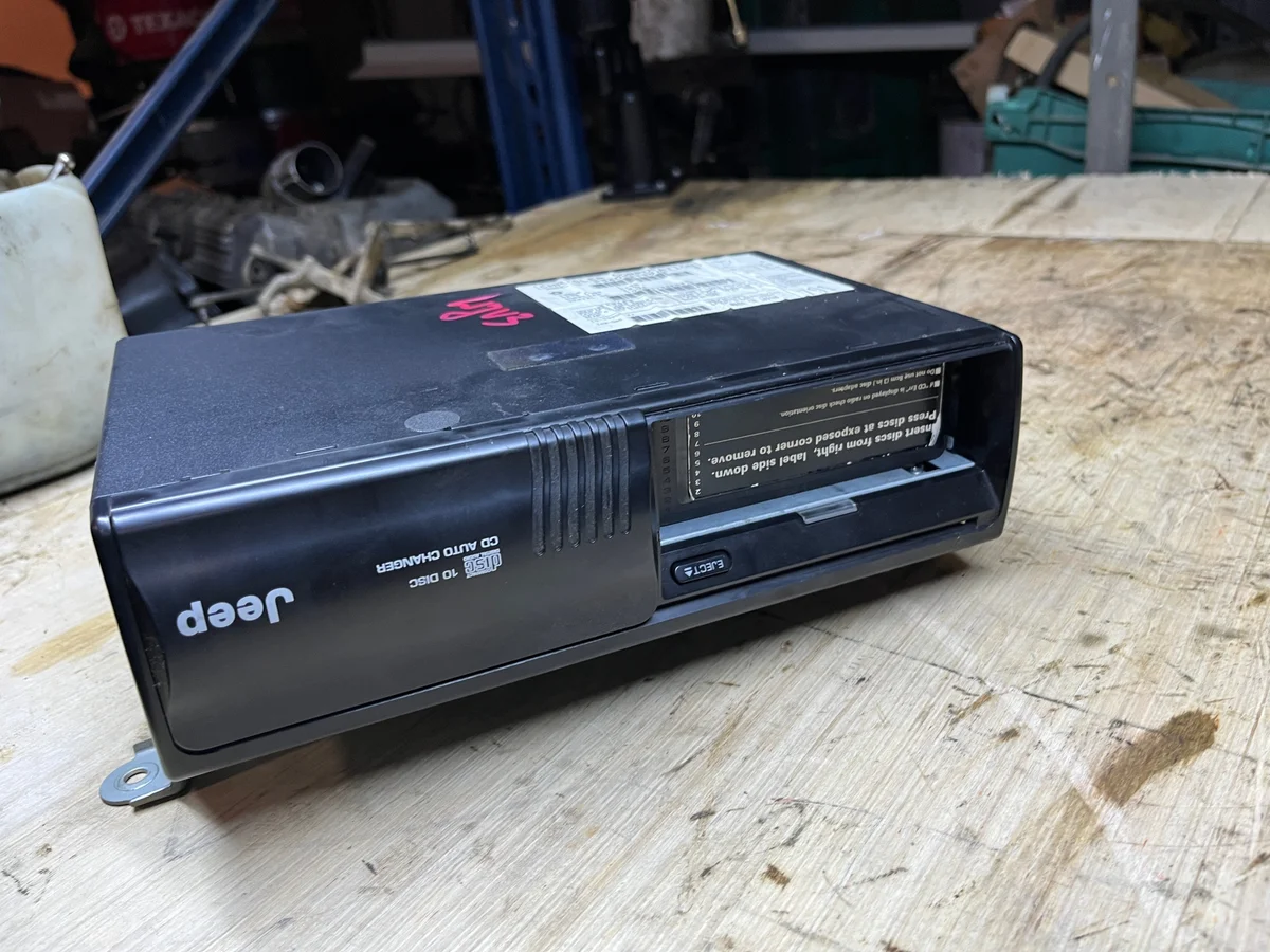 CD Changer Jeep Grand Cherokee WJ 99-04 P56042129AF image 5