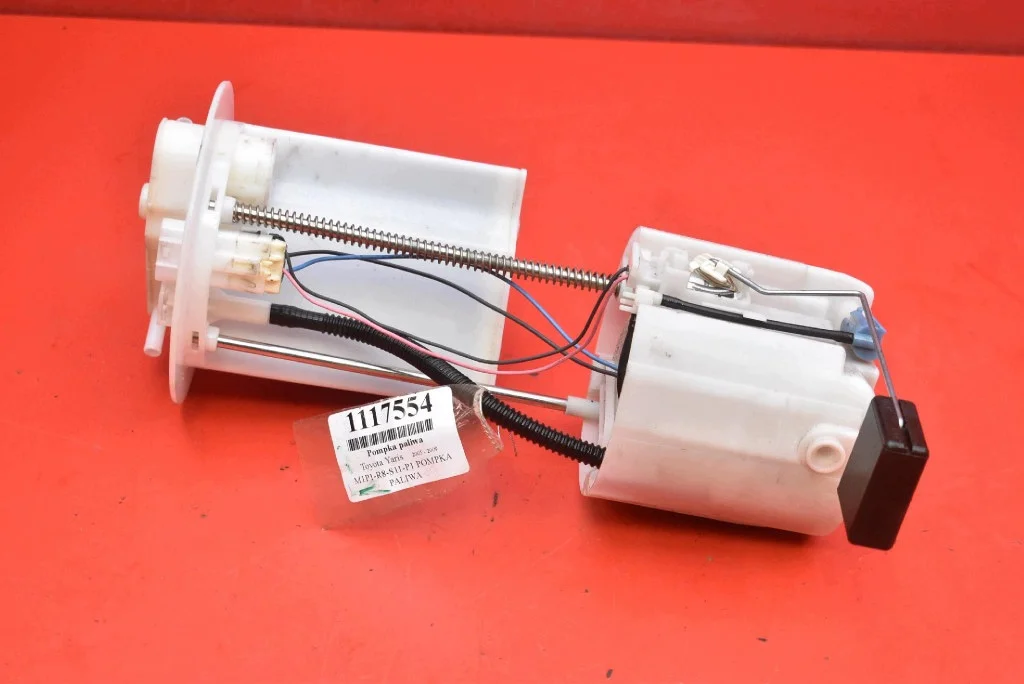 Polttoainepumppu Toyota Yaris 77020-0D080