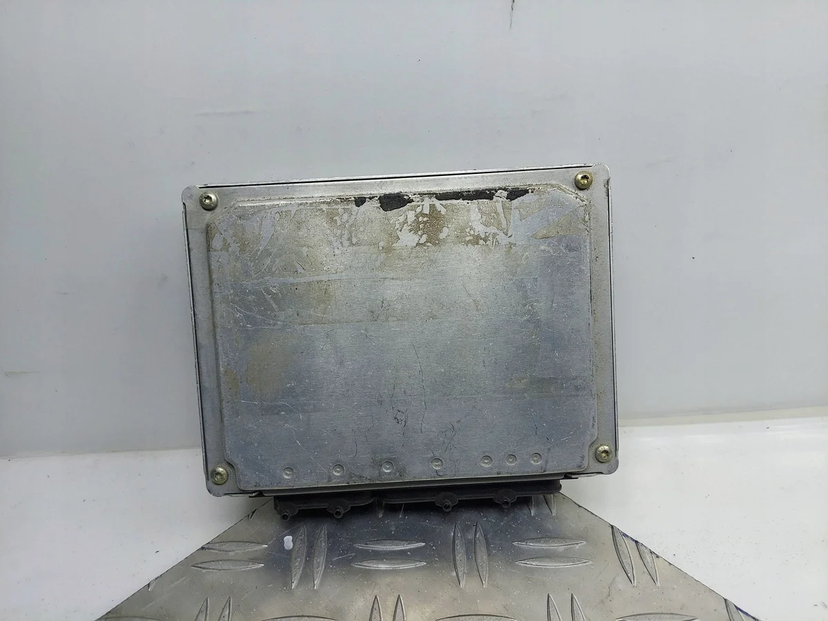 Audi A6 C5 2.8 V6 ECU 0261204335