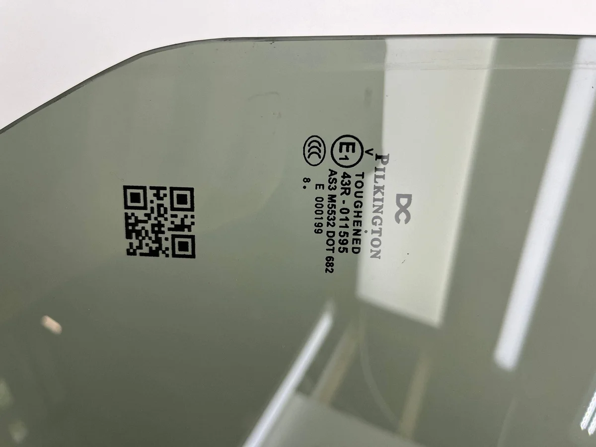 Cristal Puerta Trasera Derecha Mercedes W470 X470 image 5