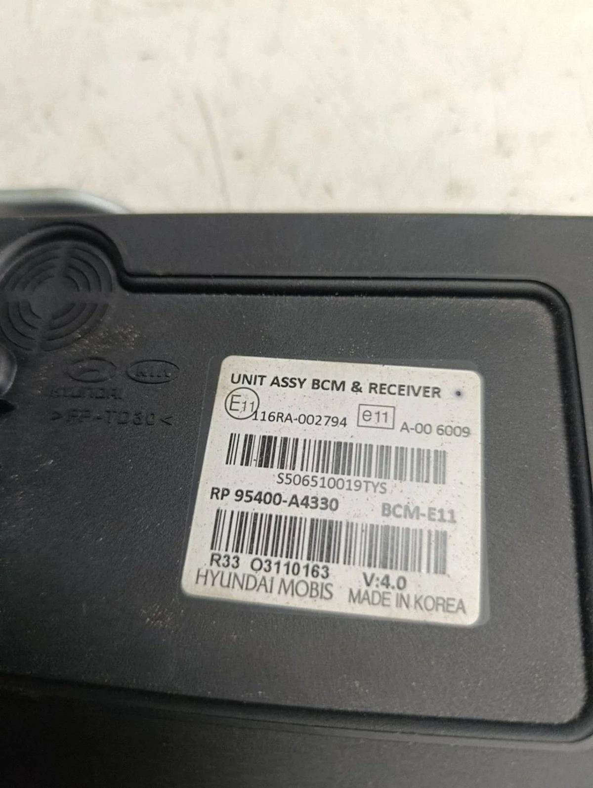 KIA Carens IV Modul BCM Antenne 95400-A4330 image 4