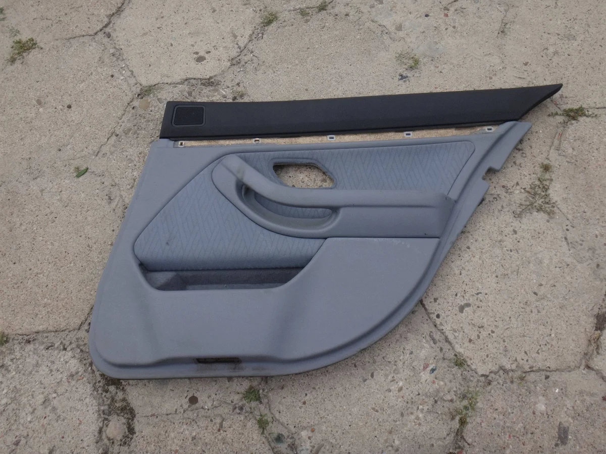 Bocchetta porta posteriore destra BMW E39 grigio