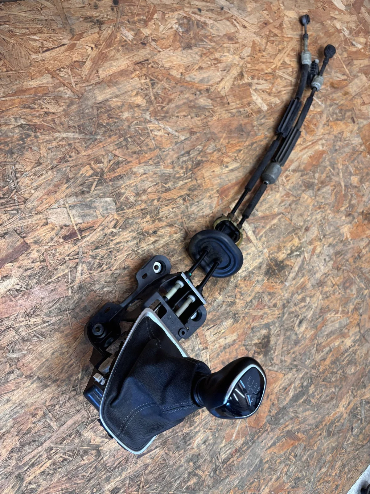 Opel Crossland X Soufflet de levier de vitesse OEM 565537081 image 4