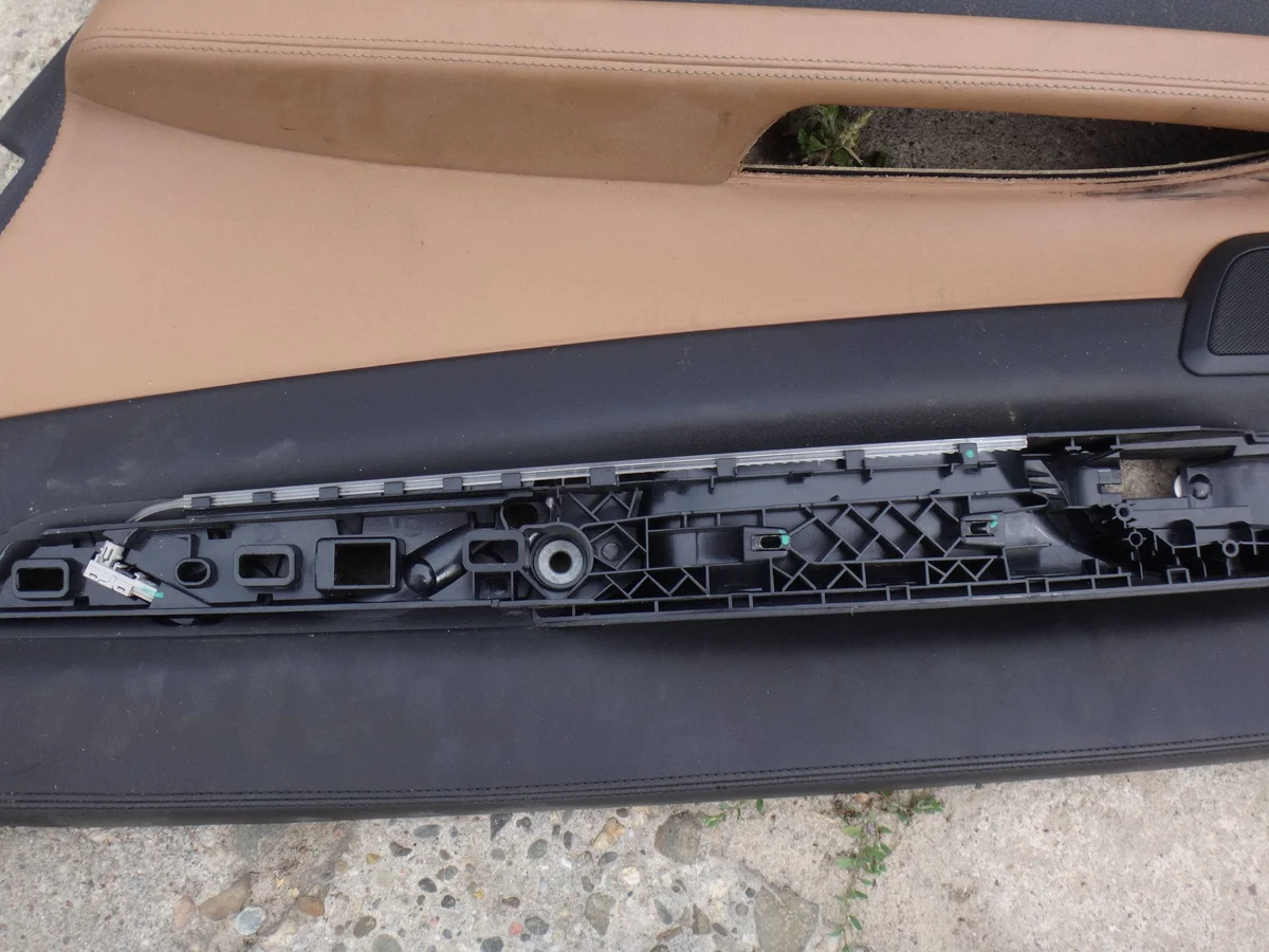 BMW F02 LCI dörrklädsel höger bak image 4