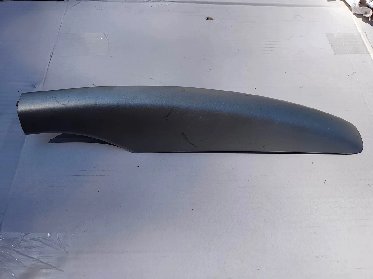 Ford Mondeo MK4 etuvasi kiskojen korkki