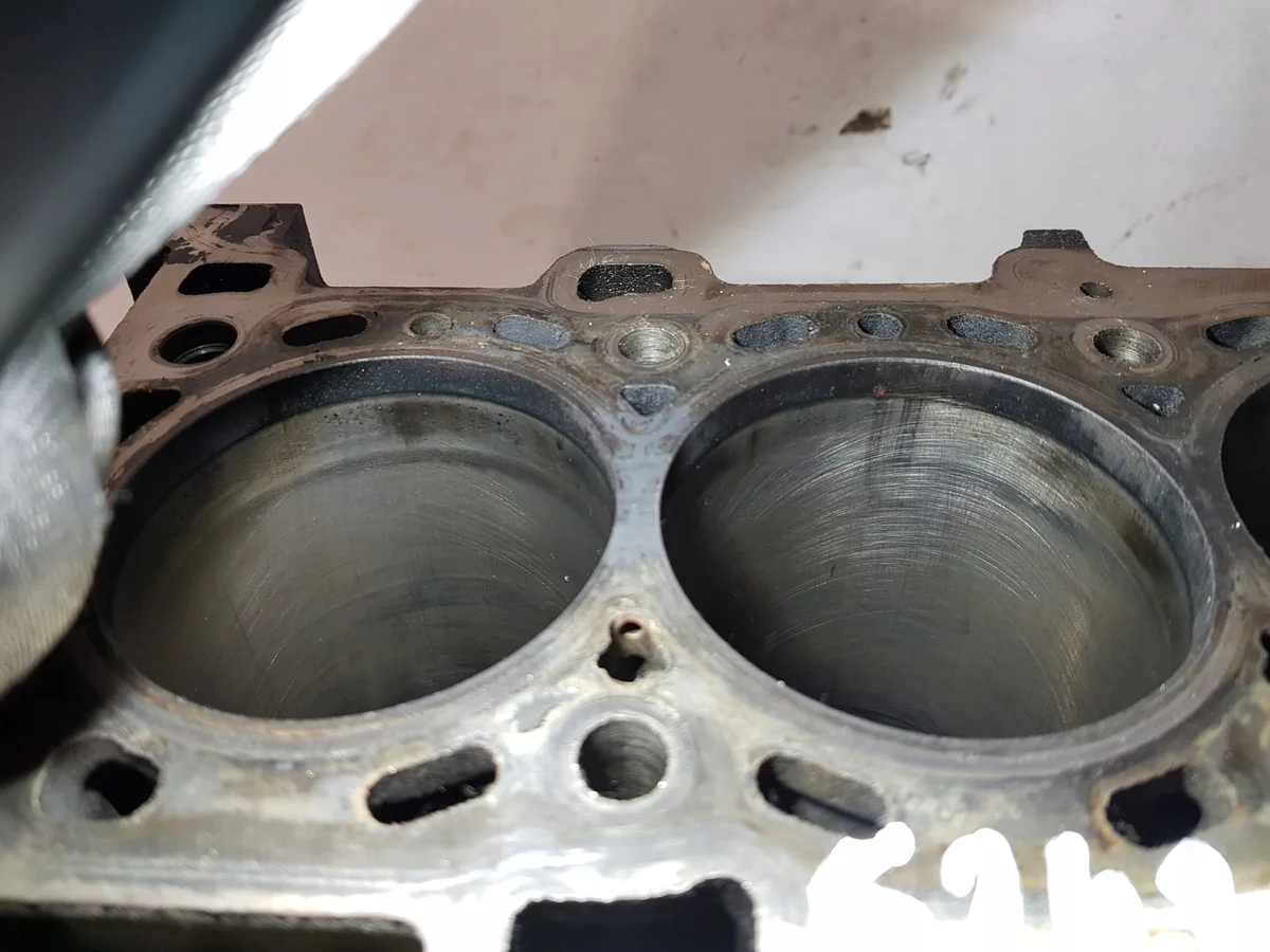 Bloc moteur Renault Master III 2.3 DCI image 5